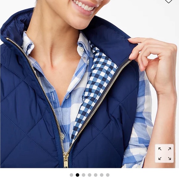 Jcrew navy puffer vest with snap pockets - Picture 6 of 7